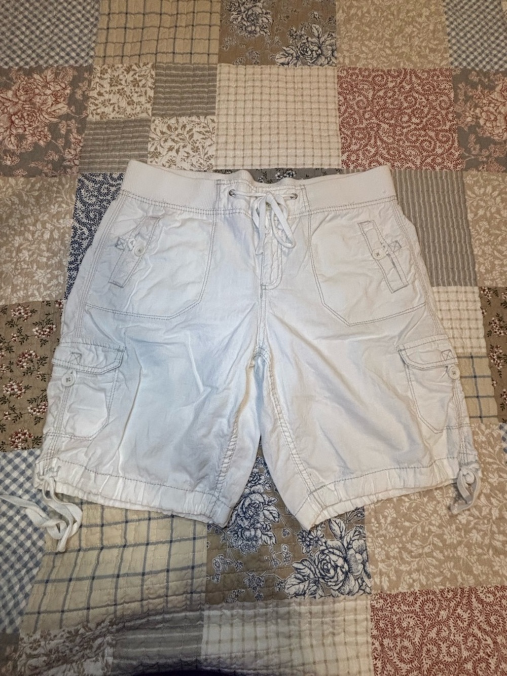 Faded Glory White women’s Cargo Shorts with Drawstring Waist